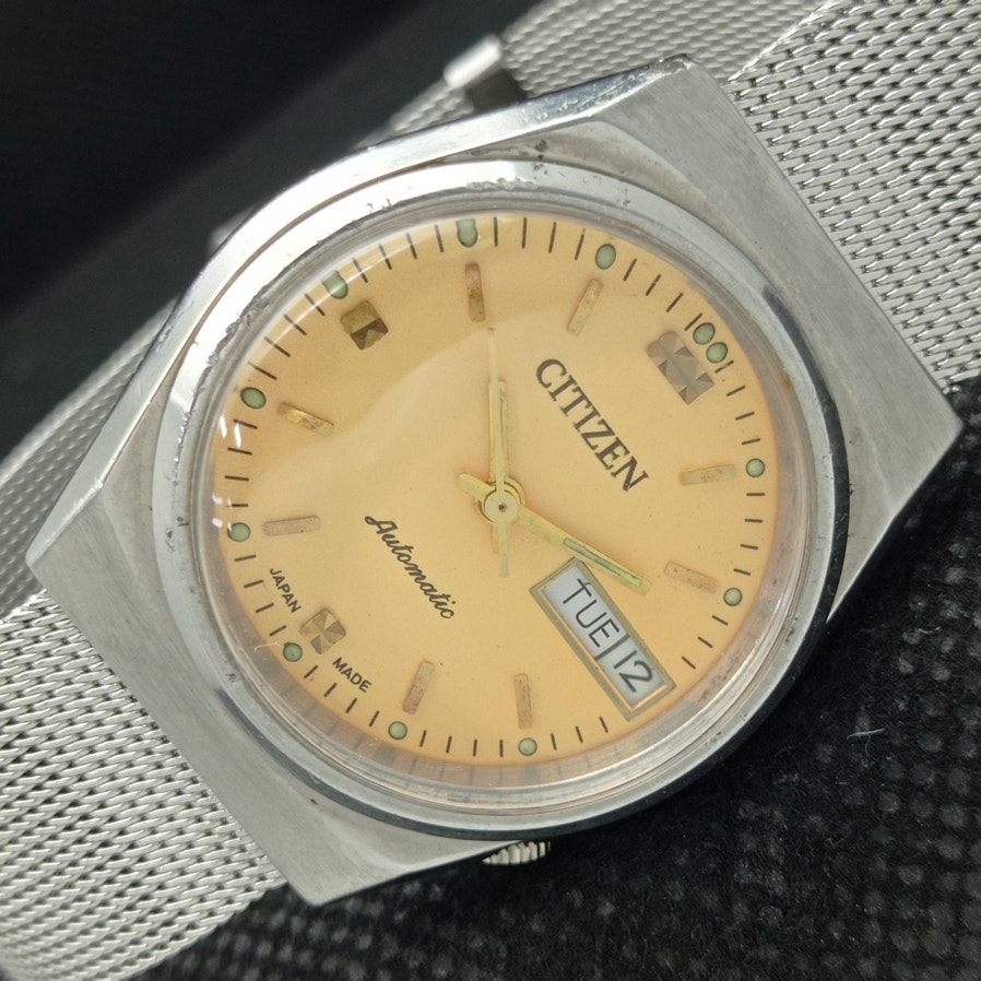 Vintage 1979 Citizen Automatic Mens Silver Watch WDaydate  Gold Accents